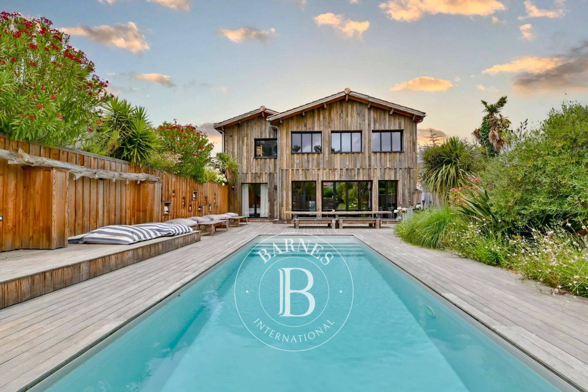 Villa de prestige avec piscine chauffée au Cap Ferret immobilier de prestige