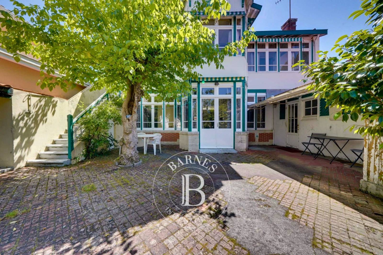 MAISON ARCACHONNAISE À RÉNOVER EN VILLE D’AUTOMNE À ARCACHON