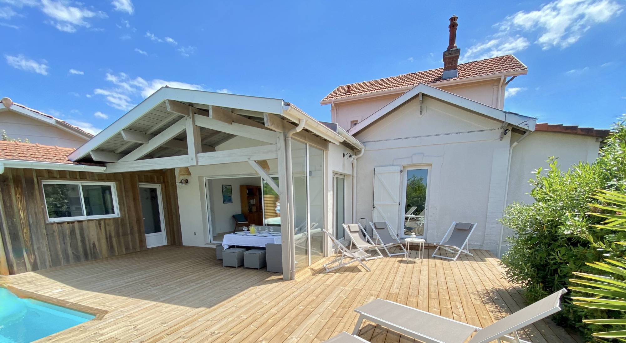 VILLA ARCACHONNAISE AVEC PISCINE A VENDRE