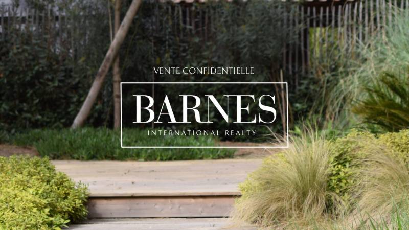 VILLA RÉNOVÉE AVEC TERRASSE ET JARDIN, AU CALME, DANS UN QUARTIER RÉSIDENTIEL – PRESQU’ÎLE DU CAP FERRET