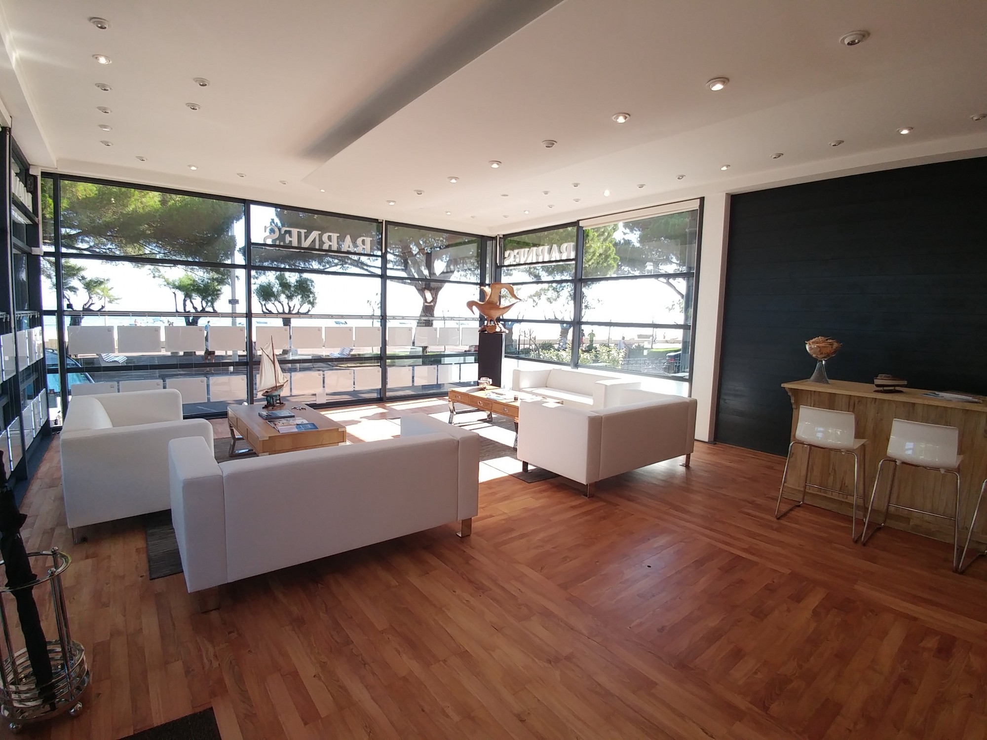 LE MANDAT DE RECHERCHE PROPOSÉ PAR BARNES BASSIN D'ARCACHON