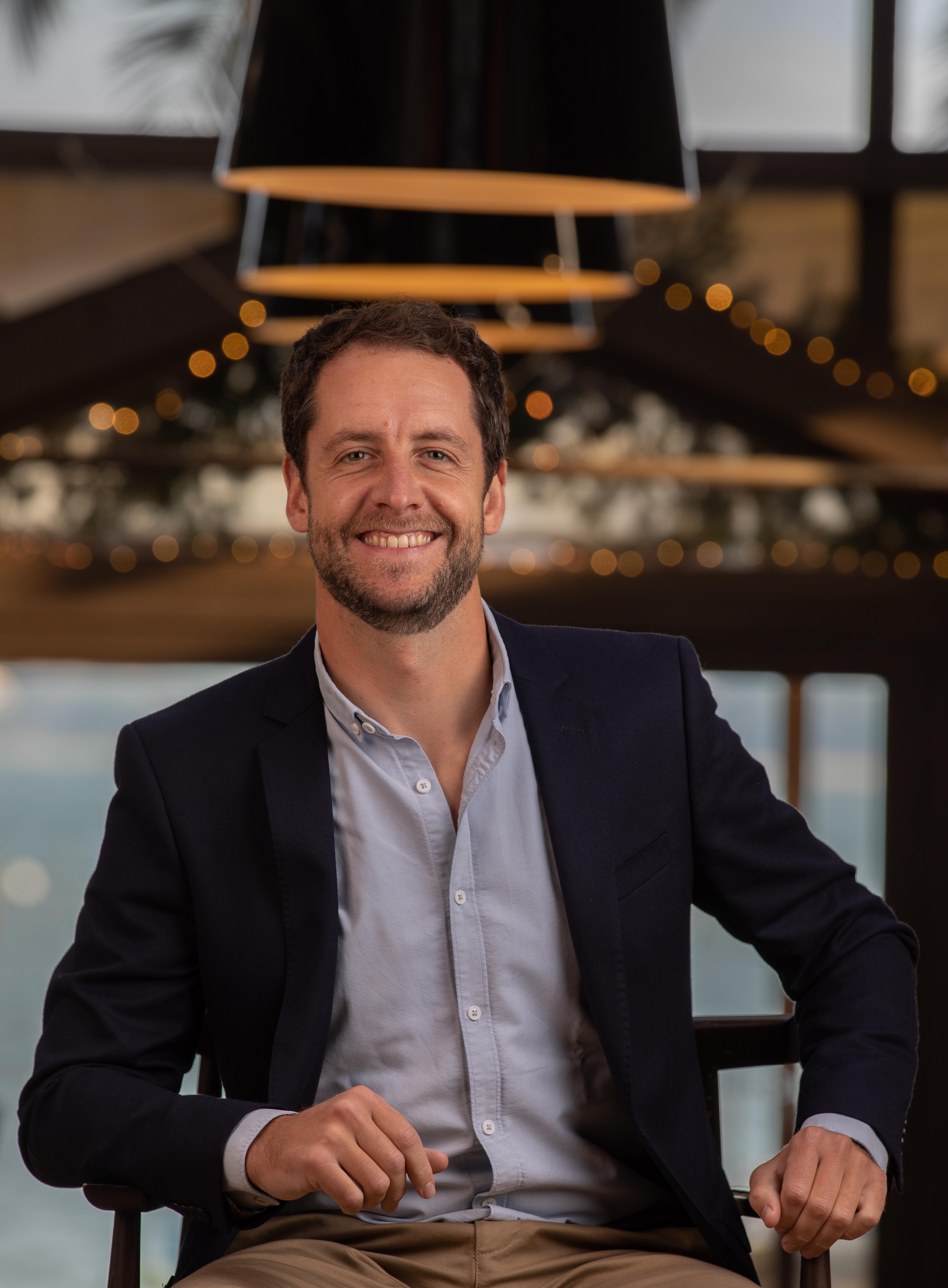 Maxime POUYADOU Consultant Agent Commercial EI Barnes Arcachon