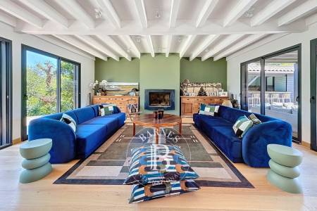 VILLA EN BOIS RÉNOVÉE AVEC PISCINE ET VUE PHARE AU CAP FERRET