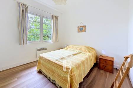 VILLA AVEC 4 CHAMBRES SITUÉE AU CENTRE DU CAP FERRET PROCHE DU MARCHE