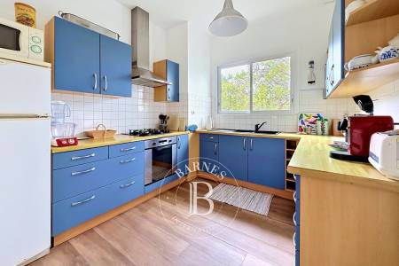 VILLA AVEC 4 CHAMBRES SITUÉE AU CENTRE DU CAP FERRET PROCHE DU MARCHE