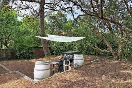 VILLA AVEC 4 CHAMBRES SITUÉE AU CENTRE DU CAP FERRET PROCHE DU MARCHE