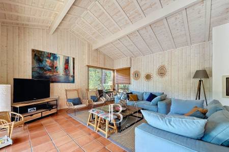 VILLA EN BOIS À 150 M DU BASSIN AU CAP FERRET