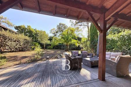 VILLA EN BOIS À 150 M DU BASSIN AU CAP FERRET