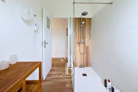 VILLA AVEC 4 CHAMBRES SITUÉE AU CENTRE DU CAP FERRET PROCHE DU MARCHE