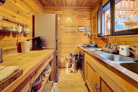 VILLA DE CHARME AU STYLE FERRETCAPIEN À LA VIGNE, SUR LA PRESQU’ÎLE DU CAP FERRET