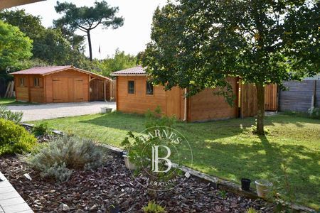 VILLA FAMILIALE À LÈGE BOURG