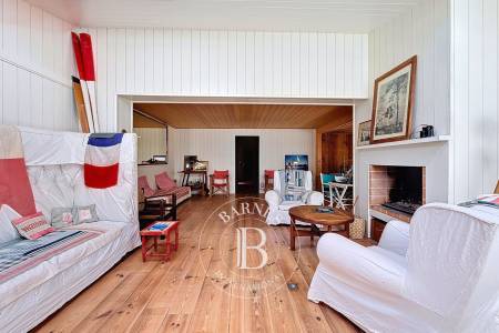 VILLA DE CHARME AU STYLE FERRETCAPIEN À LA VIGNE, SUR LA PRESQU’ÎLE DU CAP FERRET