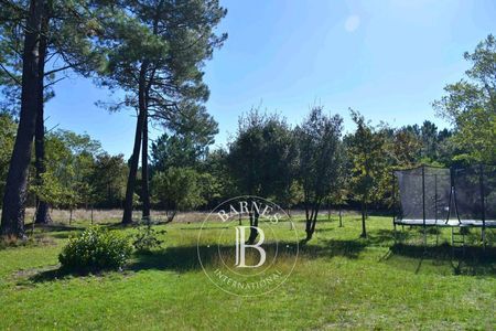 VILLA FAMILIALE À LÈGE BOURG
