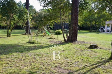 VILLA FAMILIALE À LÈGE BOURG
