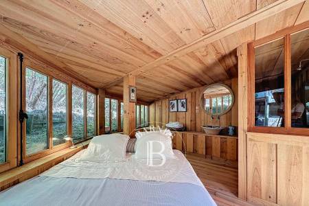 VILLA DE CHARME AU STYLE FERRETCAPIEN À LA VIGNE, SUR LA PRESQU’ÎLE DU CAP FERRET