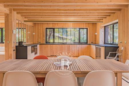 Suite parentale avec dressing, salle de bains et toilettes – Cap Ferret