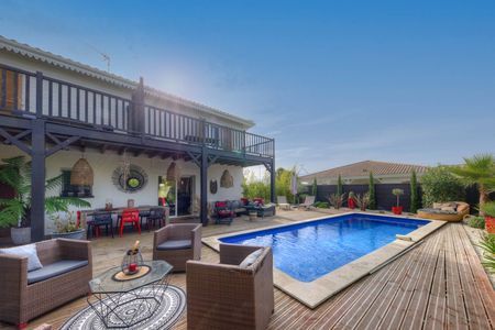 A VENDRE PROCHE PORTS OSTREICOLES DE gujan m'entras belle villa sans vis à vis