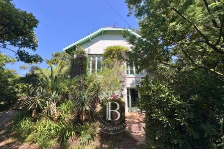 VILLA ARCACHONNAISE DES ANNÉES 50 AVEC DÉPENDANCE – SECTEUR DES 44 HECTARES, CAP FERRET