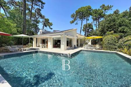 VILLA D’ARCHITECTE AVEC PISCINE AU PYLA-SUR-MER