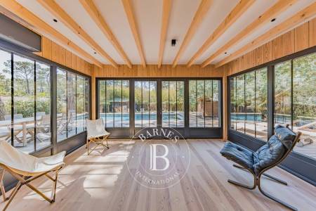 Quatre grandes chambres avec salle d’eau à l’étage – Cap Ferret