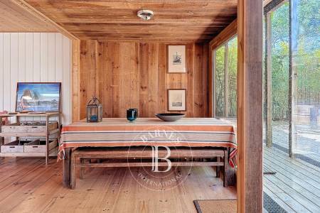 VILLA DE CHARME AU STYLE FERRETCAPIEN À LA VIGNE, SUR LA PRESQU’ÎLE DU CAP FERRET