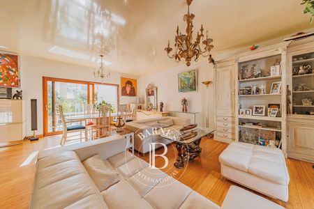 VILLA EN CENTRE VILLE D'ARCACHON, AVEC JARDIN ET TERRASSE