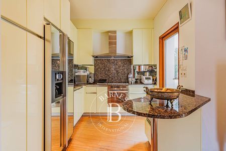 VILLA EN CENTRE VILLE D'ARCACHON, AVEC JARDIN ET TERRASSE