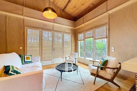 VILLA FAMILIALE RÉNOVÉE AVEC PISCINE À PIRAILLAN, SUR LA PRESQU’ÎLE DU CAP FERRET