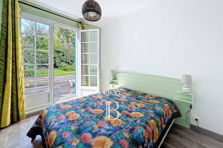 MAISON FAMILIALE AVEC 4 CHAMBRES, JARDIN ET GRAND GARAGE AUX ABATILLES À ARCACHON
