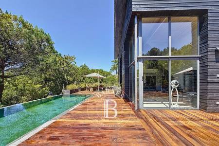 cuisine ouverte design dans villa de prestige Cap Ferret