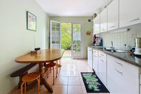 MAISON FAMILIALE AVEC 4 CHAMBRES, JARDIN ET GRAND GARAGE AUX ABATILLES À ARCACHON