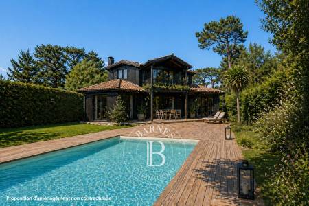 VILLA À RÉNOVER AVEC PISCINE DANS LE QUARTIER DU PHARE AU CAP FERRET