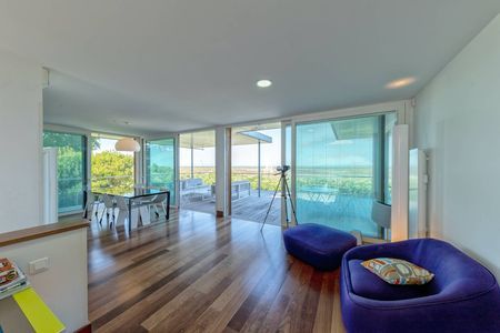 VILLA D'ARCHITECTE A VENDRE PREMIÈRE LIGNE GUJAN MESTRAS