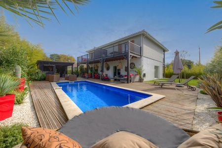 BELLE VILLA FAMILIALE AVEC PISCINE A VENDRE GUJAN MESTRAS