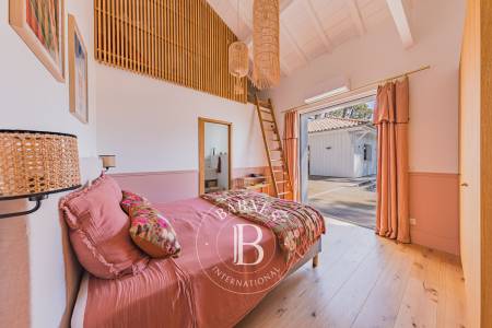 piscine entourée de pins dans propriété BARNES Cap Ferret
