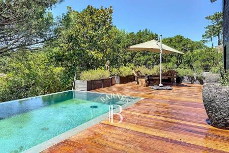 jardin paysager avec jacuzzi et boulodrome sur la Presqu’île du Cap Ferret