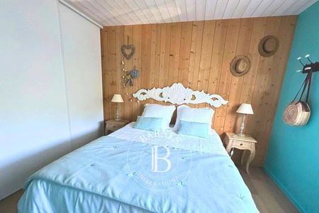 MAGNIFIQUE VILLA AVEC PISCINE ET SPA À ARÈS