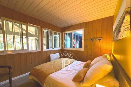 MAGNIFIQUE VILLA AVEC PISCINE ET SPA À ARÈS