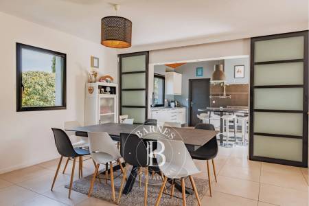 villa avec hauteurs sous plafond à Gujan-Mestras