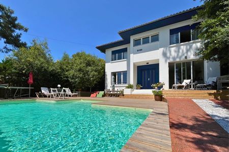 BELLE VILLA DE 6 PIÈCES, AVEC PISCINE, AU PYLA-SUR-MER / ABATILLES