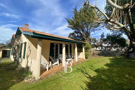 Immobilier de prestige Cap Ferret, villa avec dépendance à Claouey