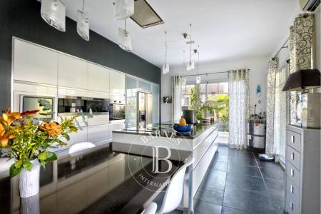 cuisine ouverte dans villa de luxe à Arcachon