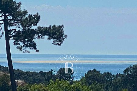 Immobilier de prestige Pyla-sur-Mer, villa avec vue Bassin