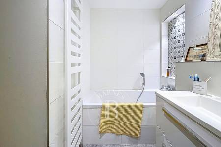 MAGNIFIQUE VILLA FAMILIALE RENOVÉE, 6 CHAMBRES ET PISCINE, AU PYLA-SUR-MER