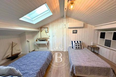 piscine chauffée dans une villa de luxe au Cap Ferret