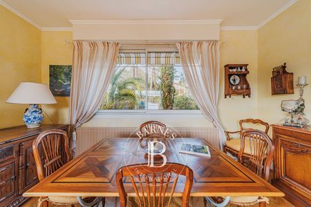 * vue du terrain arboré au Bassin d’Arcachon