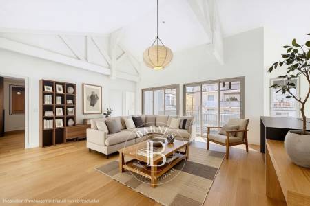 SUPERBE APPARTEMENT AVEC LOGGIA À 50 MÈTRES DU BASSIN