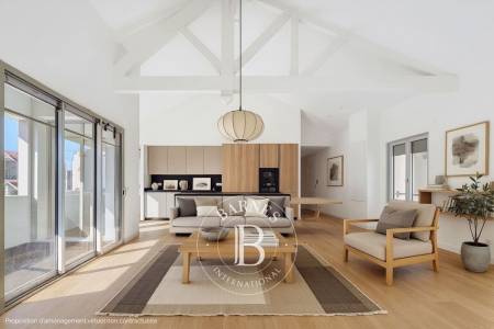 SUPERBE APPARTEMENT AVEC LOGGIA À 50 MÈTRES DU BASSIN