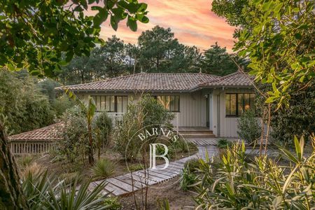 Chambres confortables et dortoir avec salle de bains dédiée – agence immobilière Barnes Cap Ferret