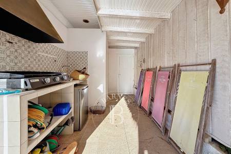 MAGNIFIQUE VILLA FAMILIALE RENOVÉE, 6 CHAMBRES ET PISCINE, AU PYLA-SUR-MER